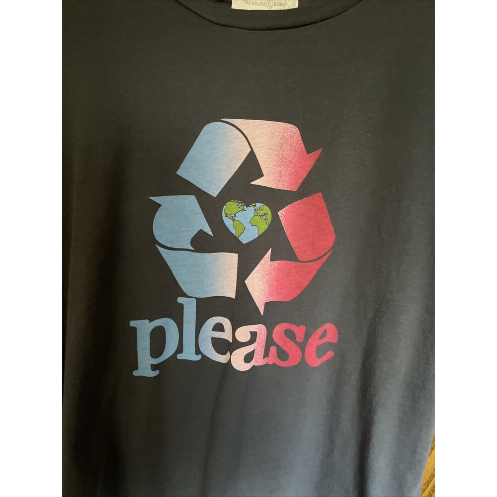 Treasure & Bound Gray Graphic T-shirt Size S Environmental Awareness